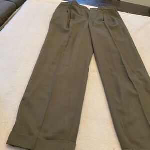 Men’s Thompson dress pants olive green size 34-34. SKU 2878